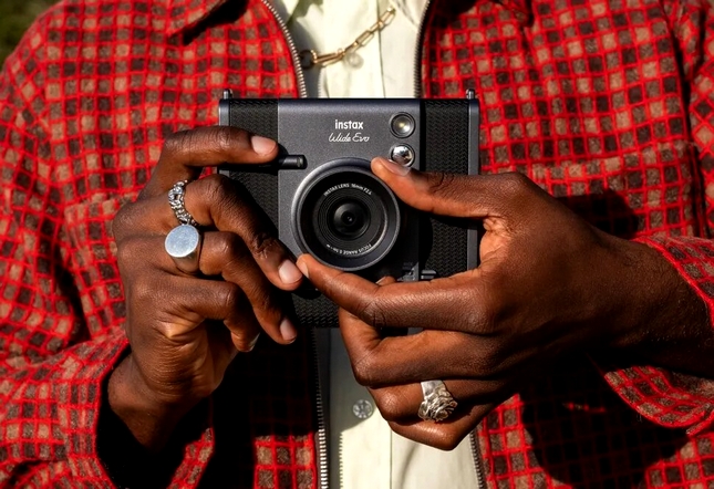 instax wide evo 02