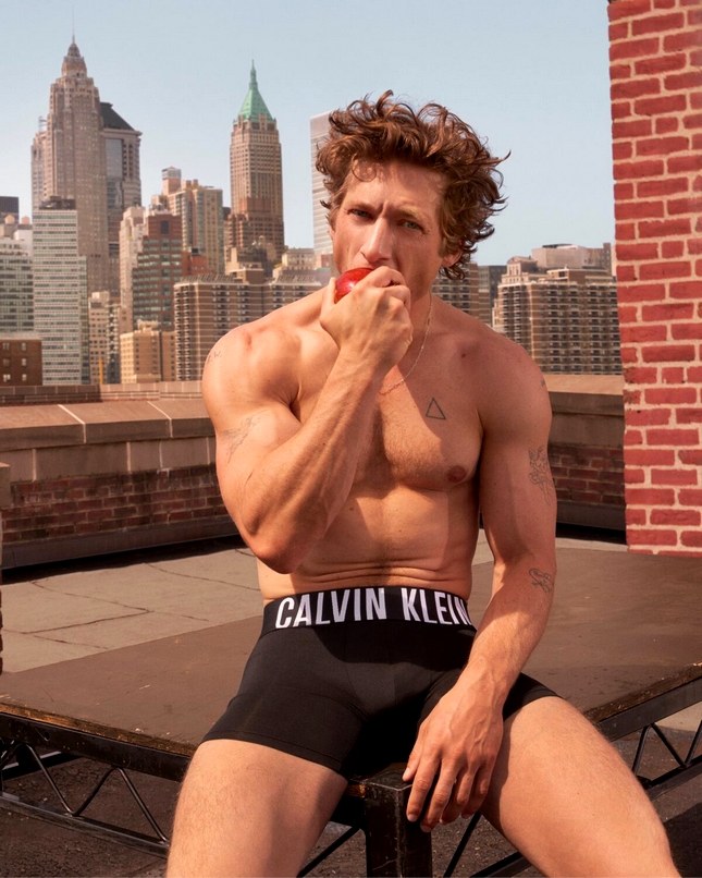 jeremy allen white calvin klein 02