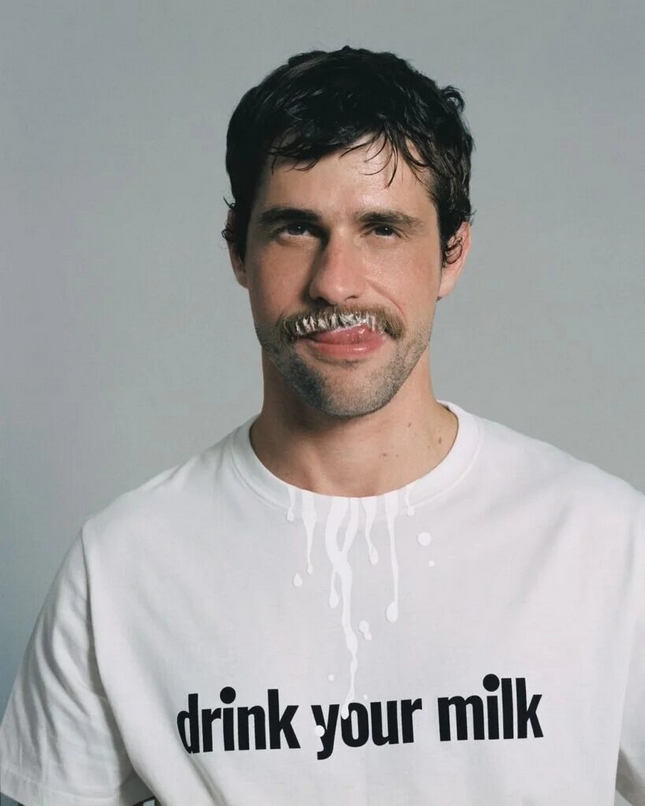 jonathan bailey loewe milk 03